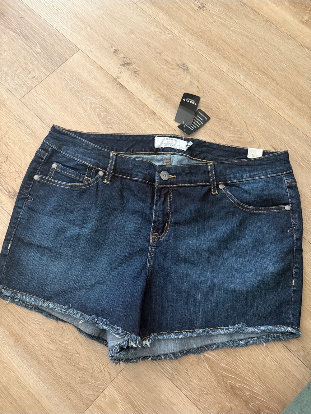 Torrid Jean shorts NWT